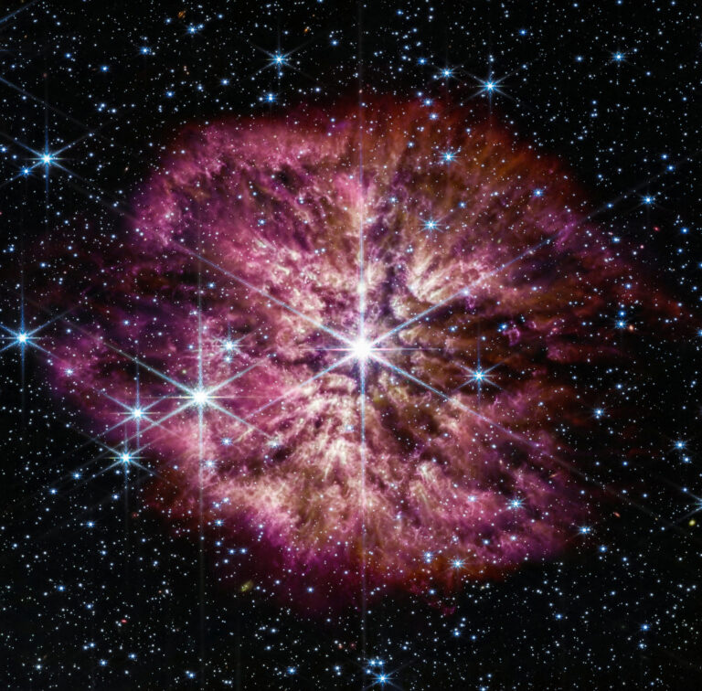 Ένα σπάνια παρατηρούμενο προοίμιο ενός supernova δείχνει ένα υπέρλαμπρο, τεράστιο αστέρι Wolf-Rayet.