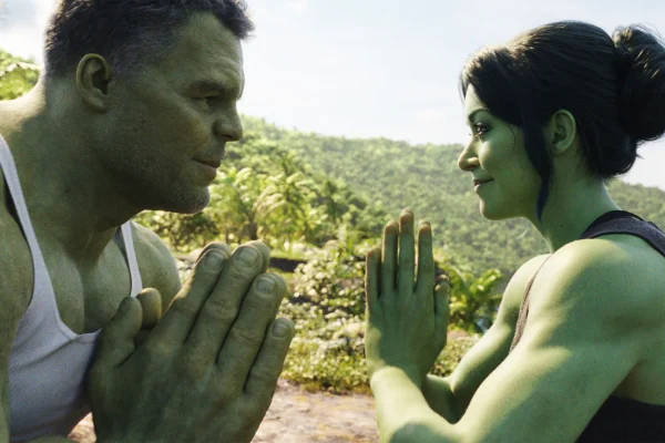 O Hulk και η She Hulk σε τρυφερό τετ α τετ στη φύση γιατί το πράσινο σεξ είναι η νέα τάση