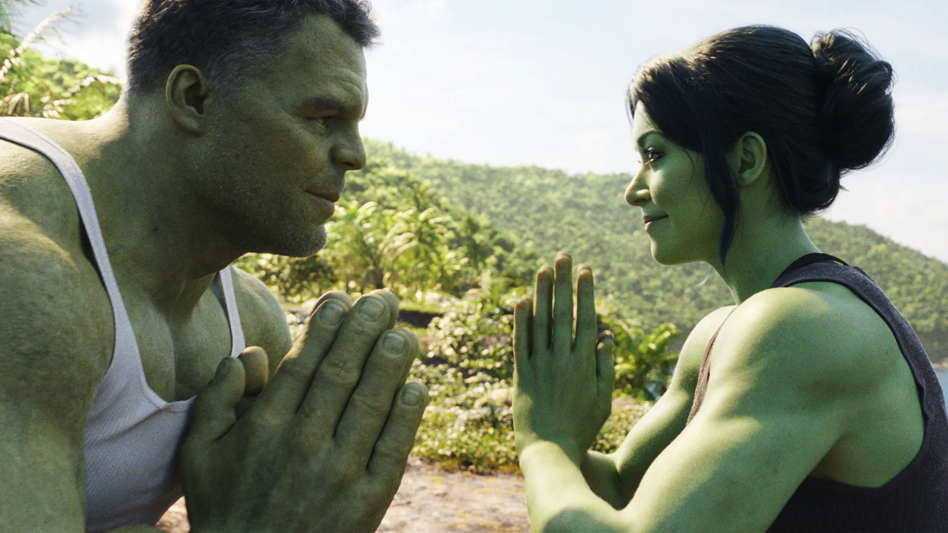 O Hulk και η She Hulk σε τρυφερό τετ α τετ στη φύση γιατί το πράσινο σεξ είναι η νέα τάση